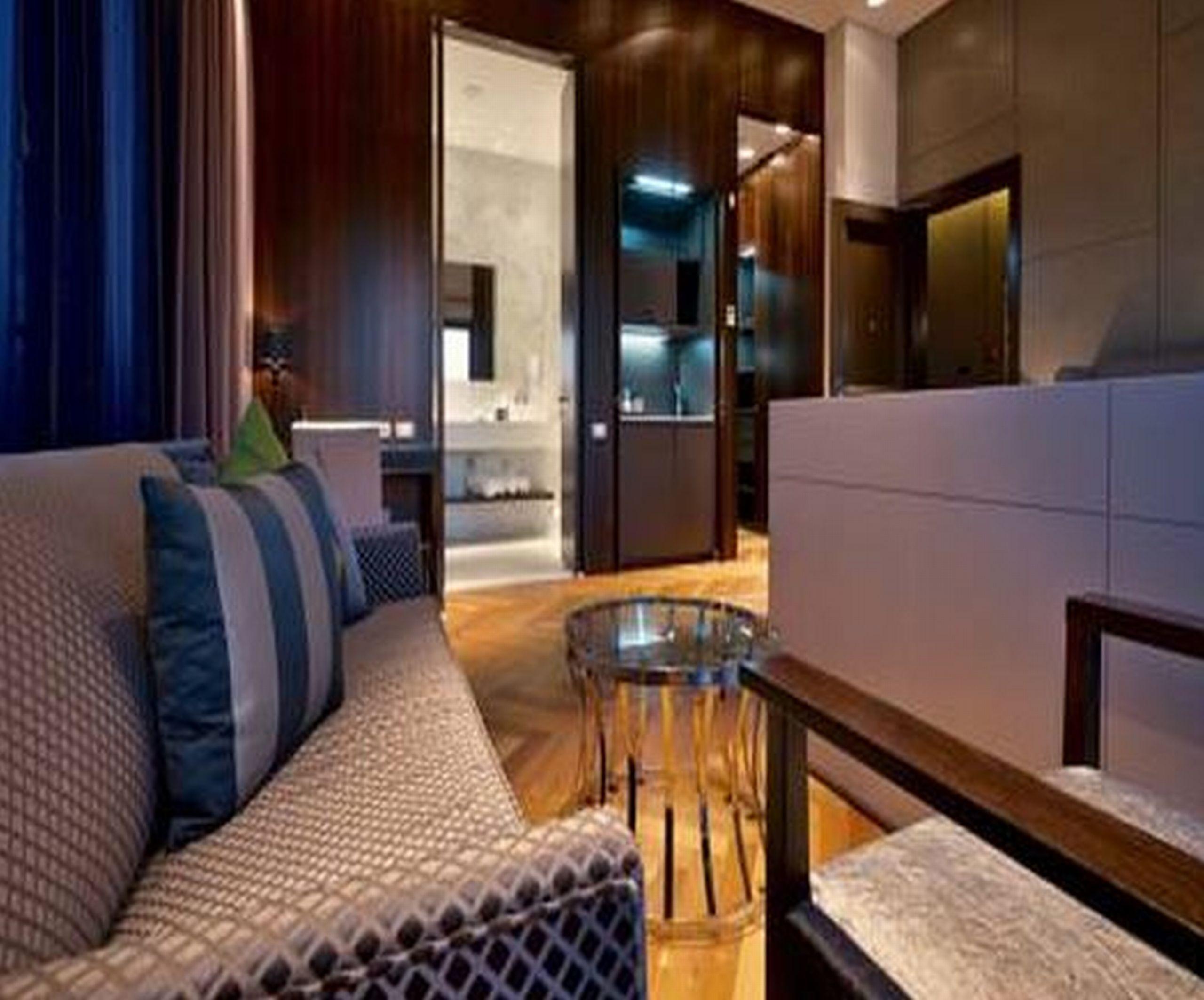 Hotel Indigo Tel Aviv - Diamond District By Ihg Giv'atayim Eksteriør bilde A suite at the hotel