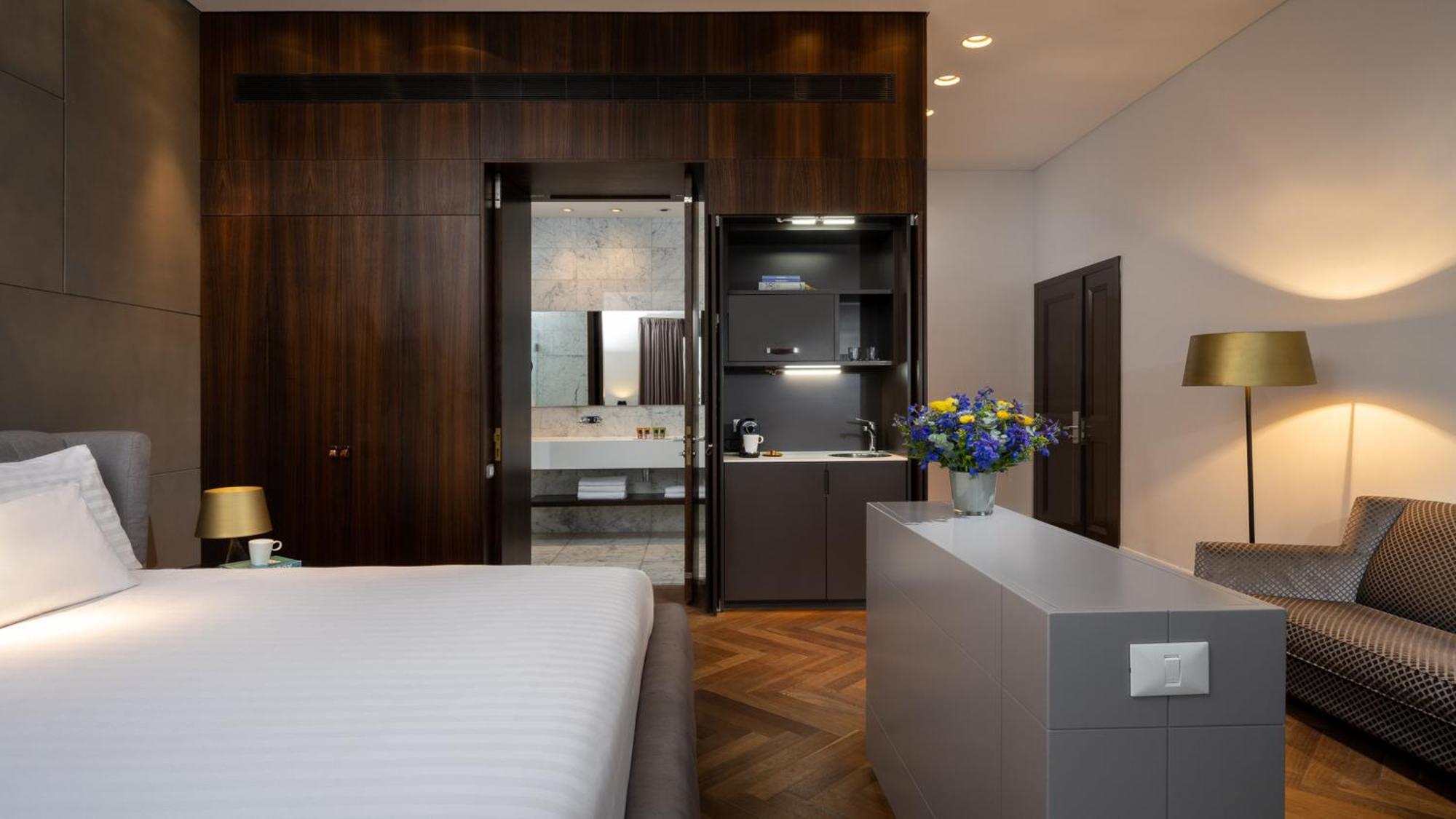 Hotel Indigo Tel Aviv - Diamond District By Ihg Giv'atayim Eksteriør bilde A suite at the hotel