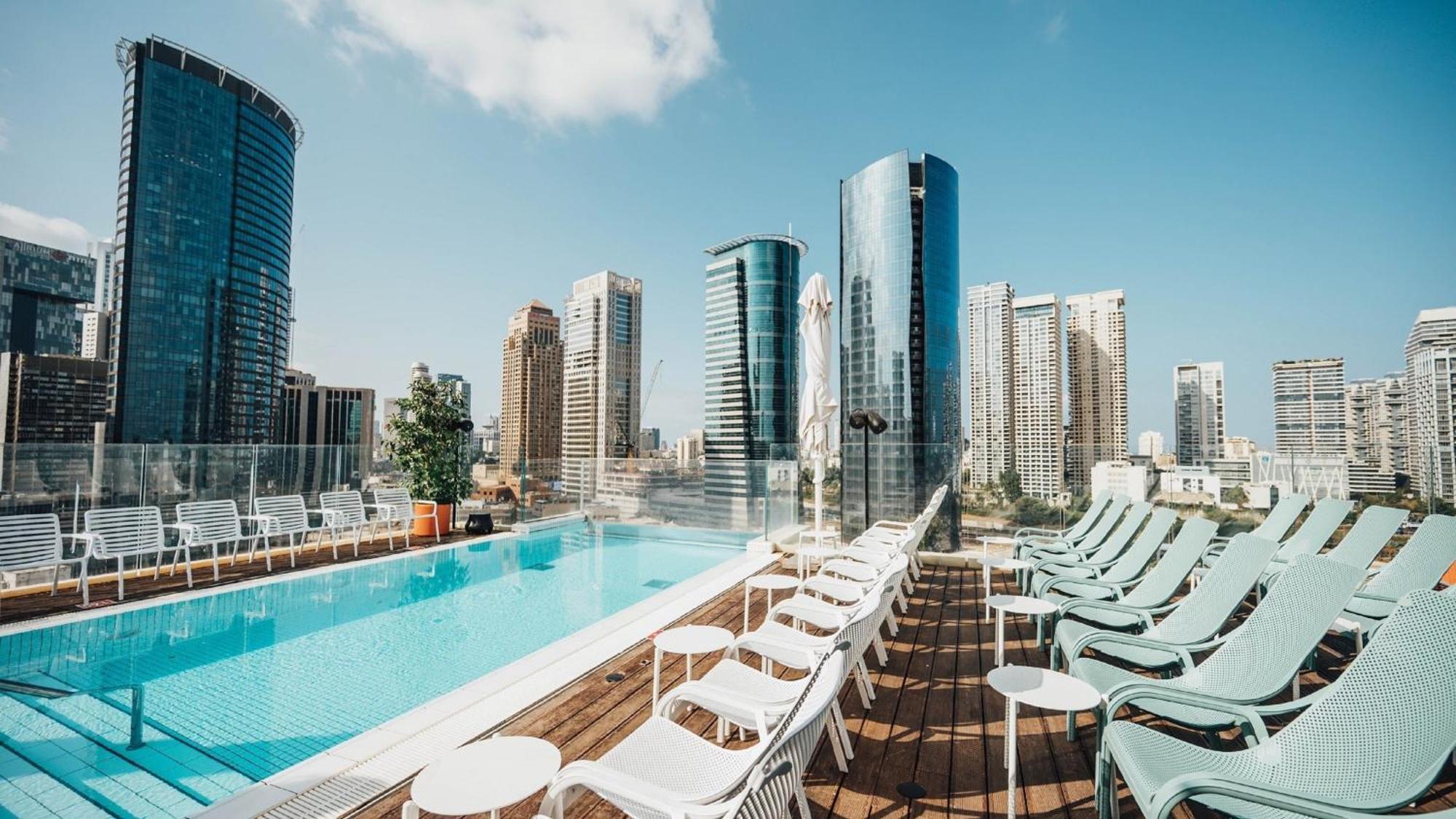 Hotel Indigo Tel Aviv - Diamond District By Ihg Giv'atayim Eksteriør bilde Rooftop pool at the Four Seasons Hotel